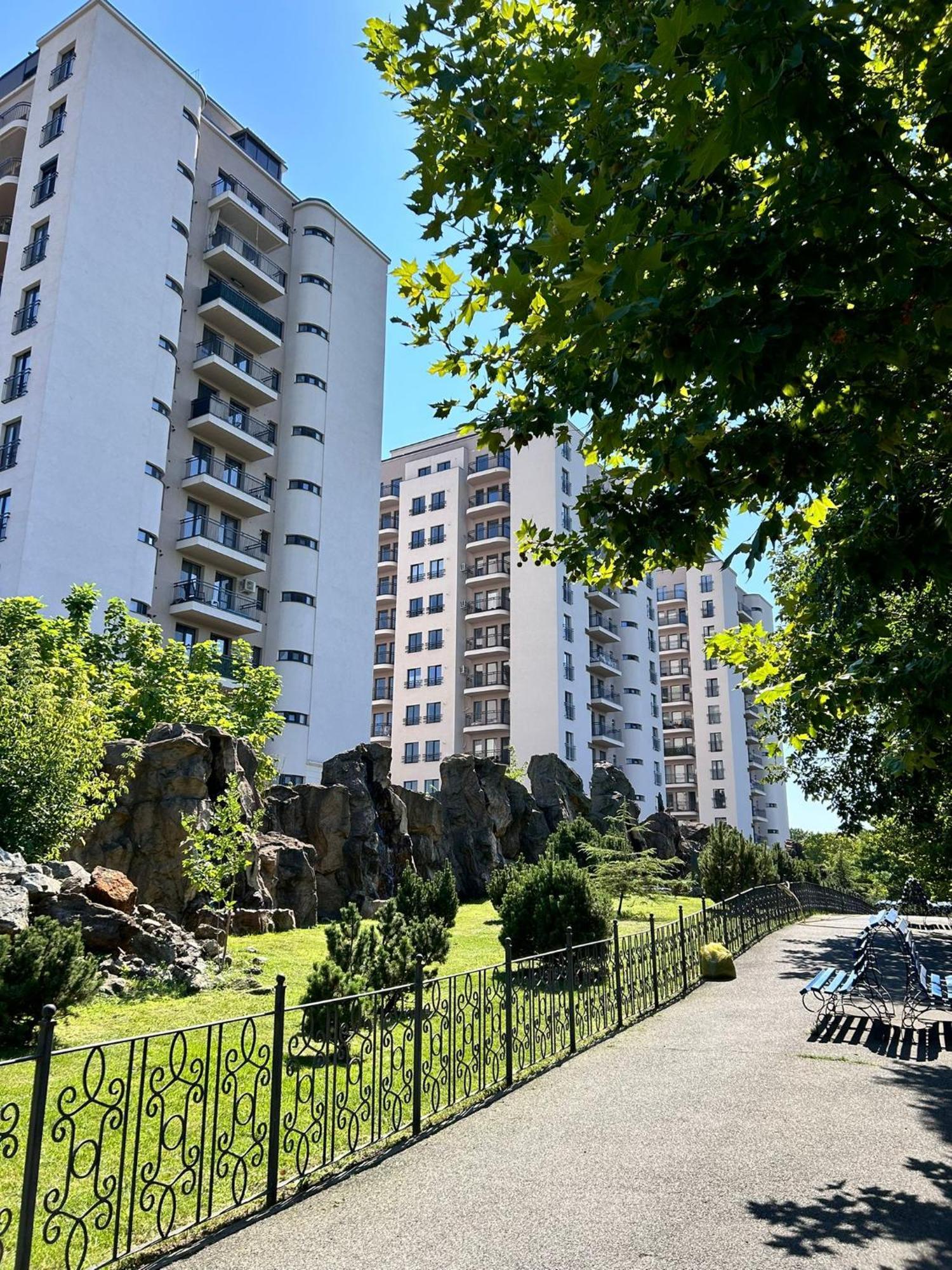 Summit Stay Apartment Bukarest Exteriör bild